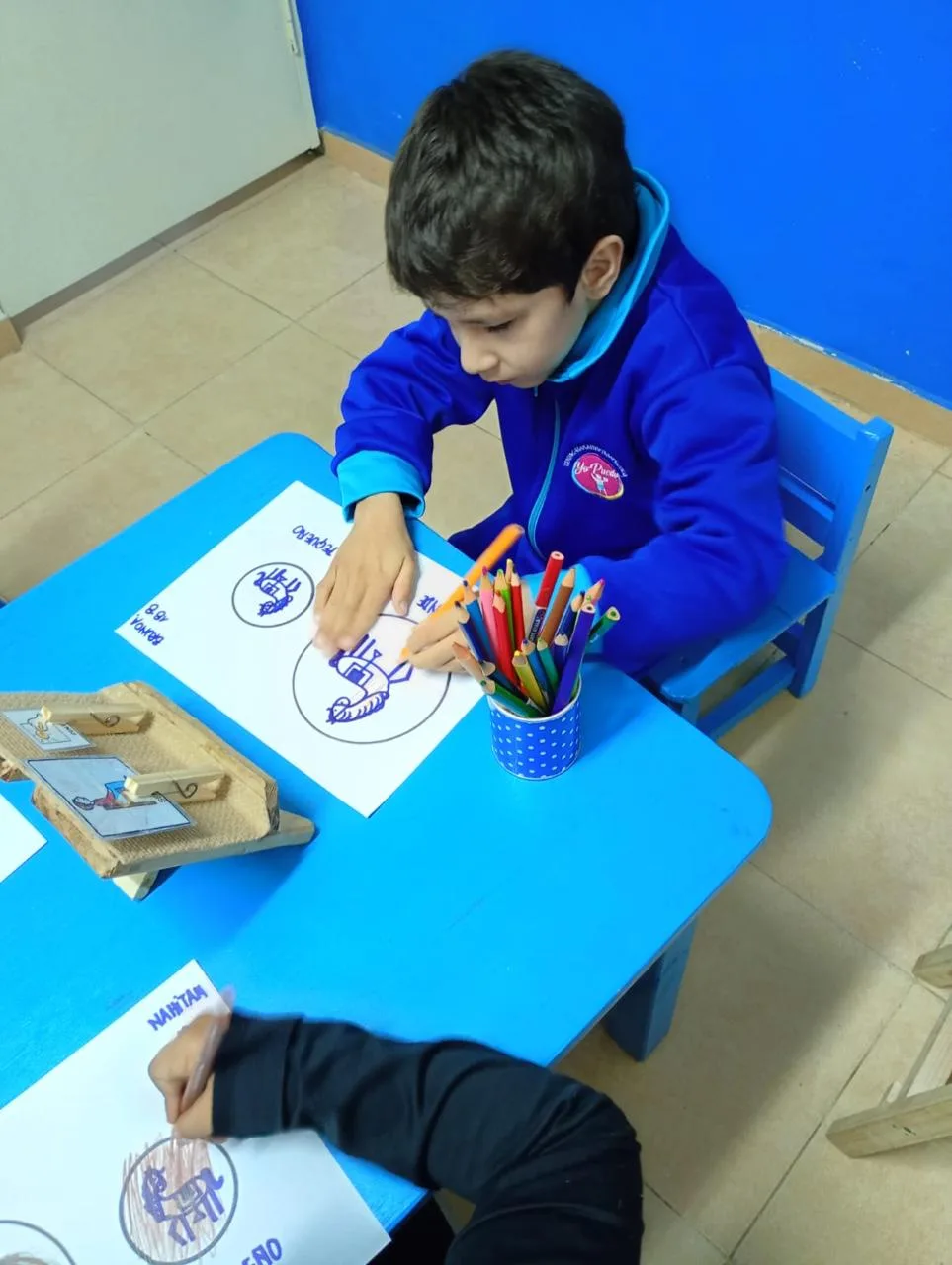 Actividad de coloreado y motricidad fina